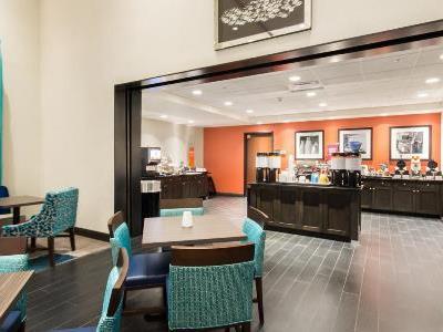 Hotel Hampton & Orlando Near Seaworld 3*